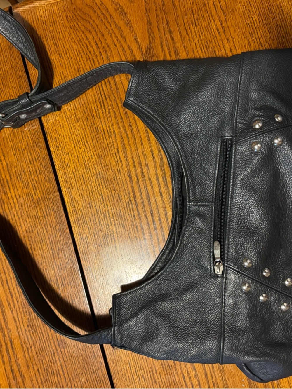 Harley-Davidson Black Leather Shoulder Bag with Silver Studs - Picture 4 of 7